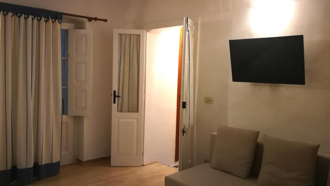 Your Shelter - Private Apartment Бари Екстериор снимка