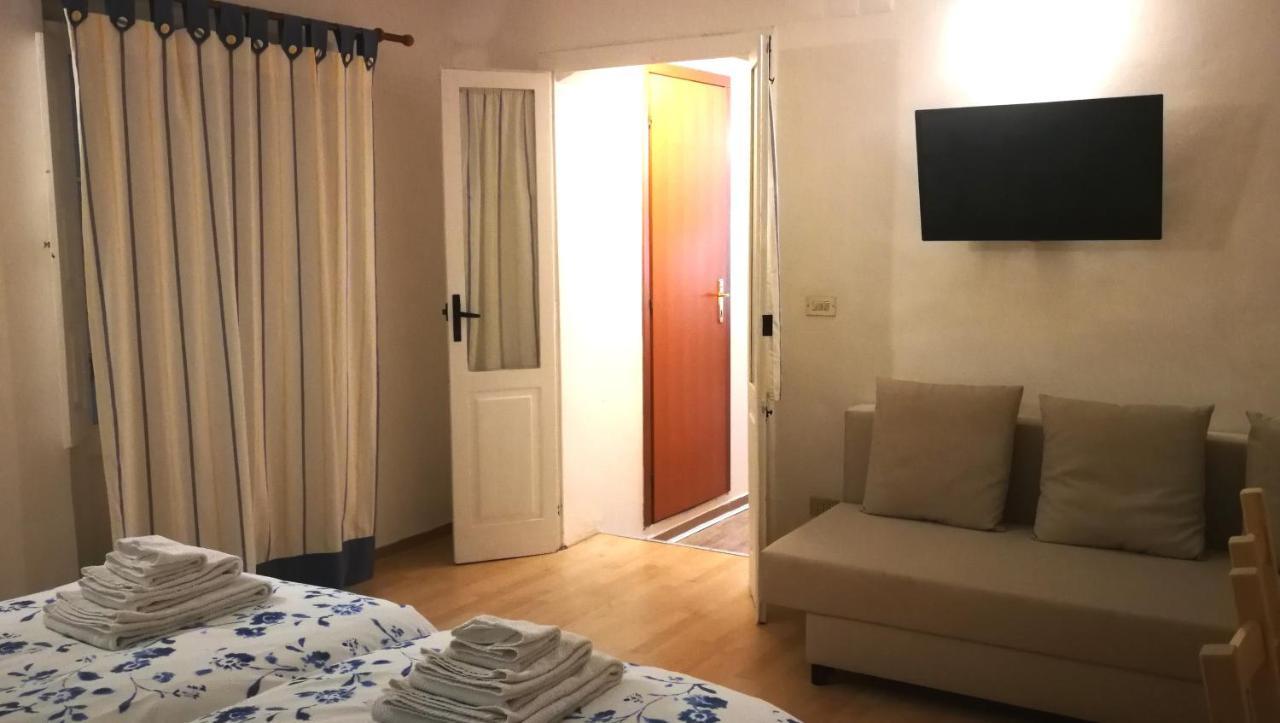Your Shelter - Private Apartment Бари Екстериор снимка