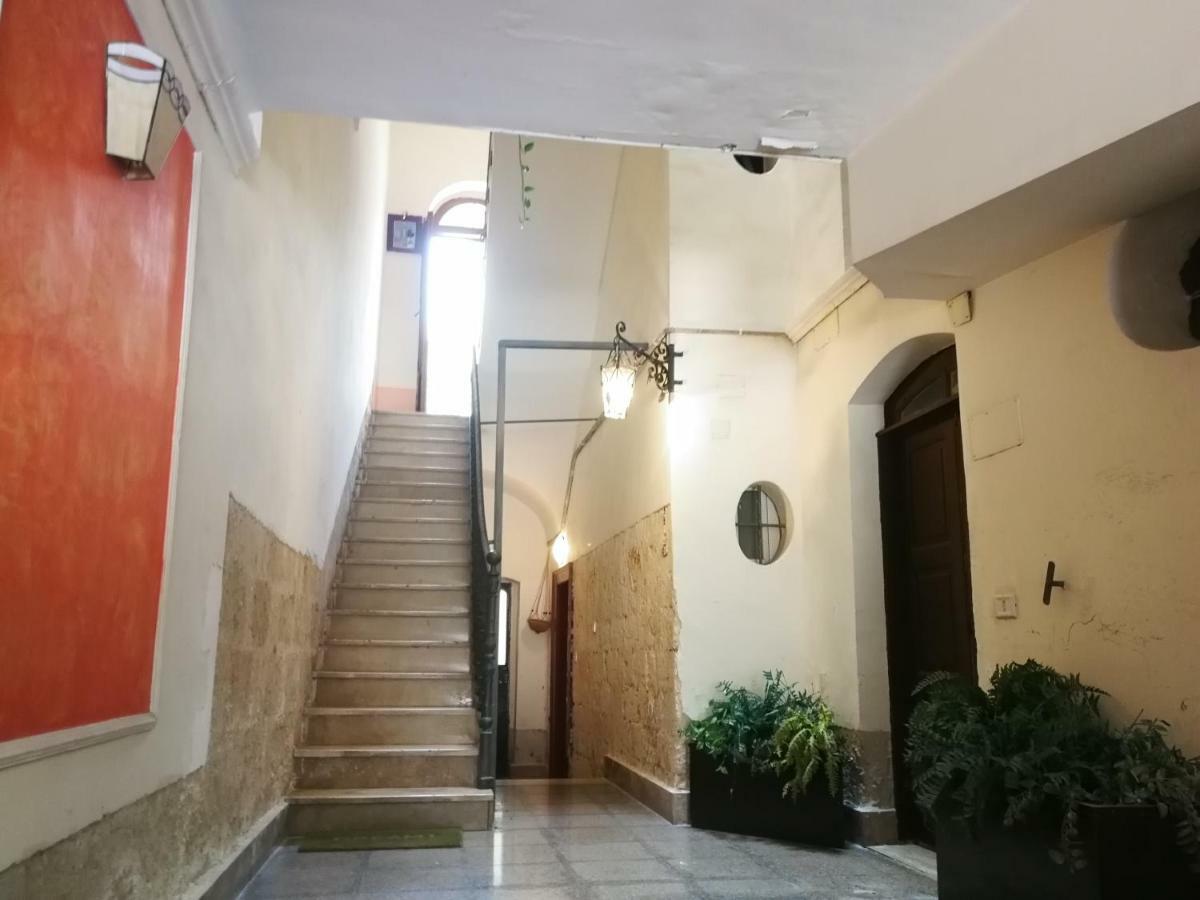 Your Shelter - Private Apartment Бари Екстериор снимка