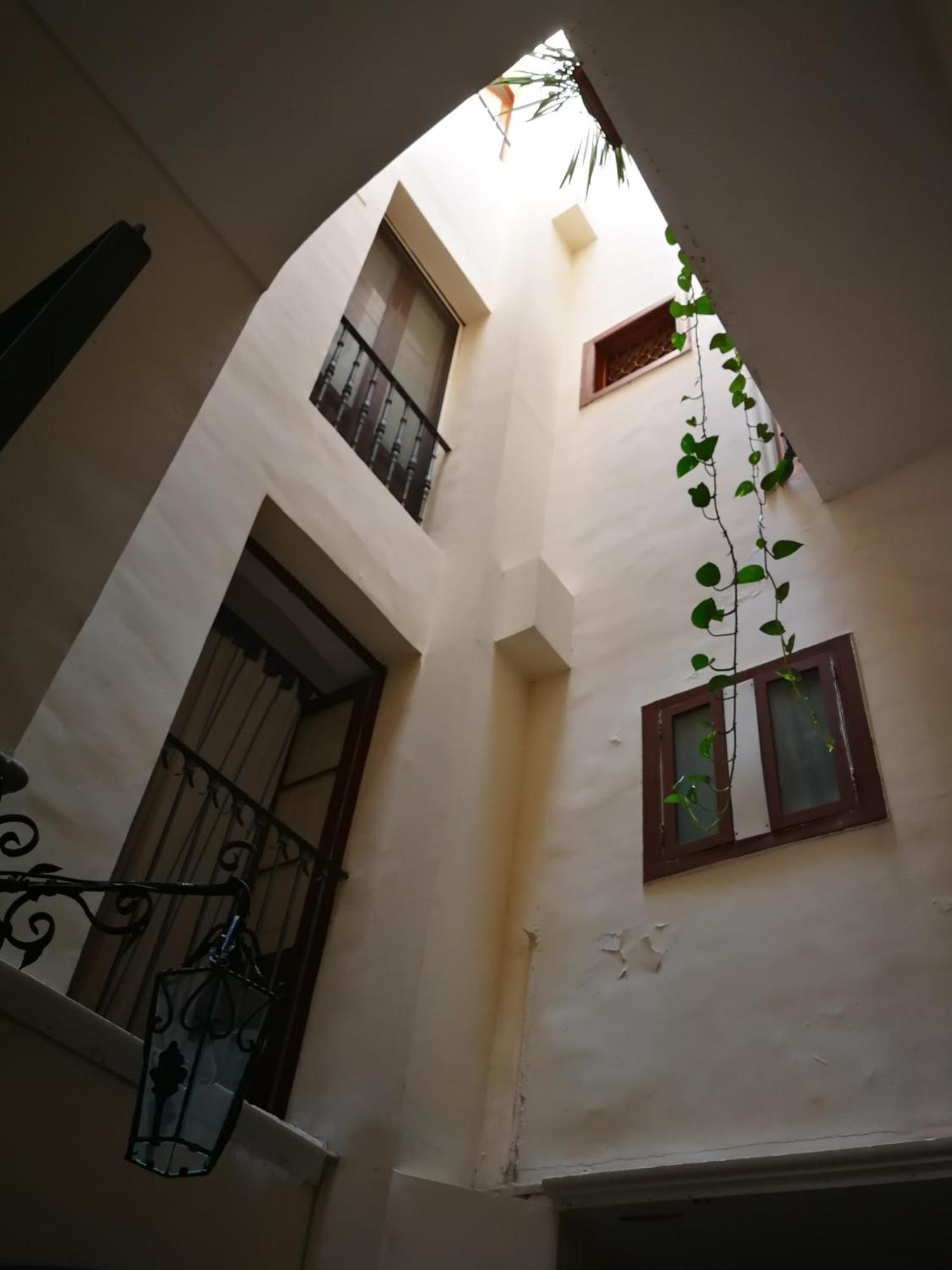 Your Shelter - Private Apartment Бари Екстериор снимка